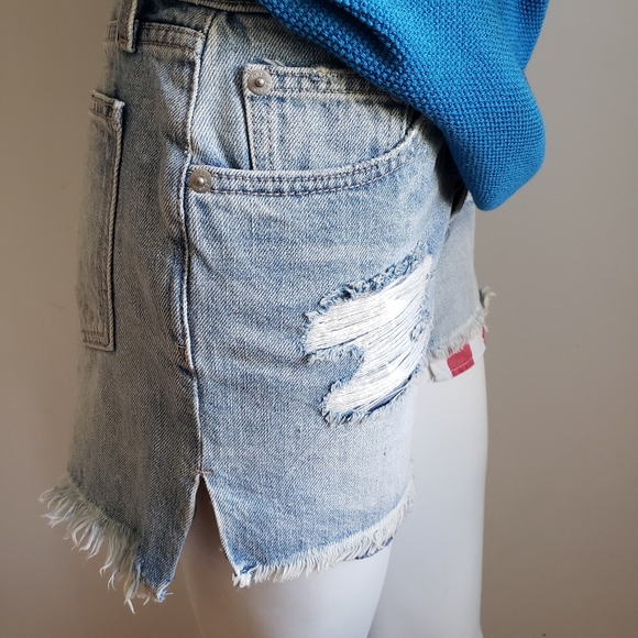 GAP American Pockets Distressed Jean Shorts Sz 26 - Picture 5 of 12
